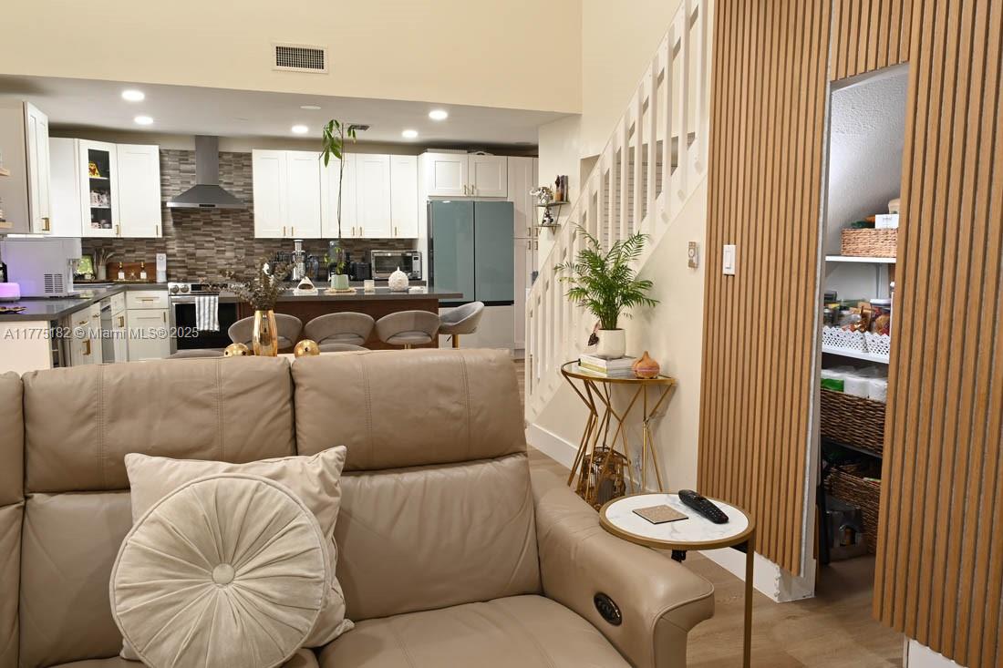 COUNTRY ISLES PHASE II - Residential