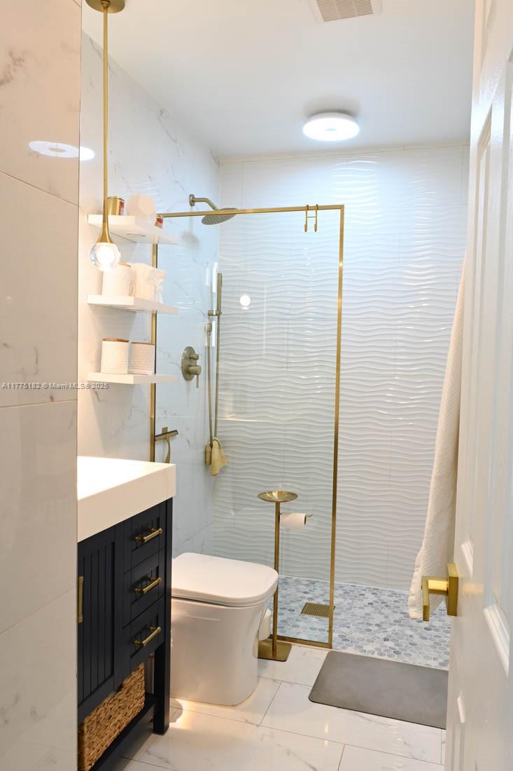 COUNTRY ISLES PHASE II - Residential