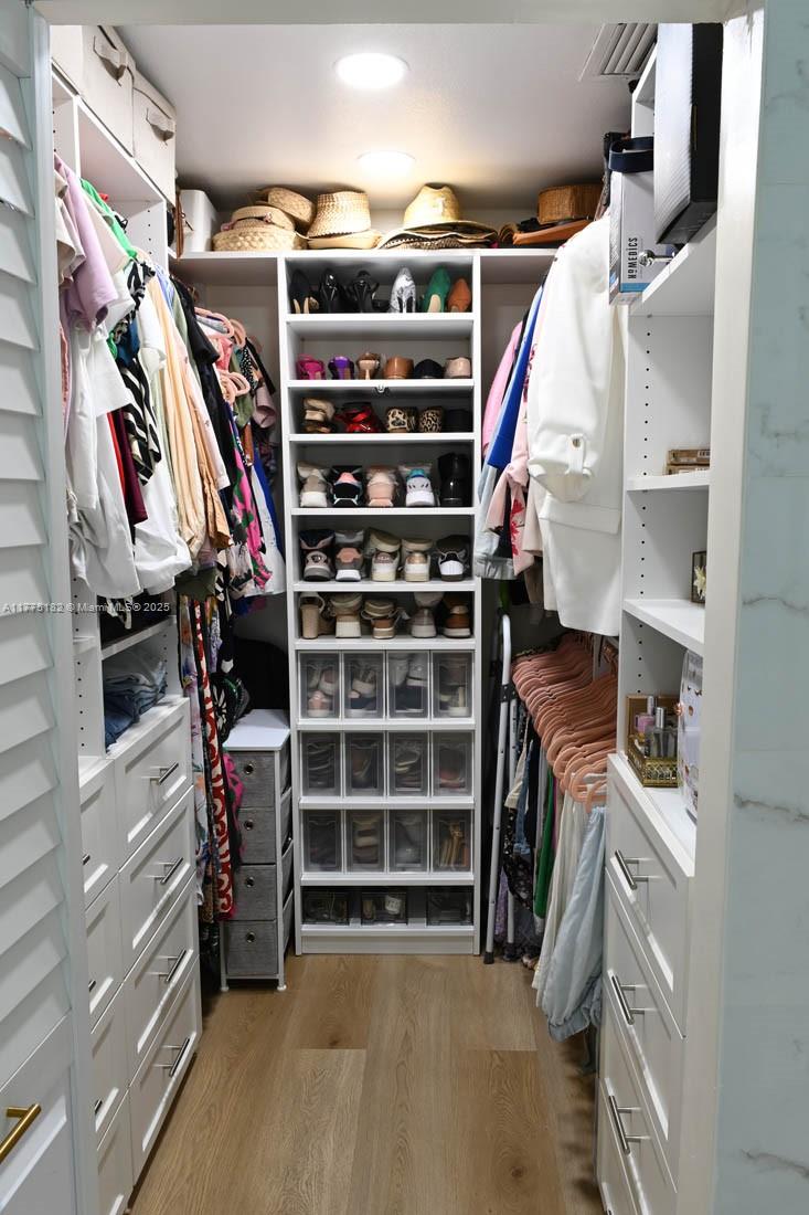 COUNTRY ISLES PHASE II - Residential