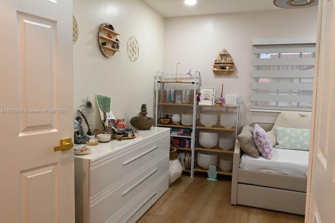 COUNTRY ISLES PHASE II - Residential