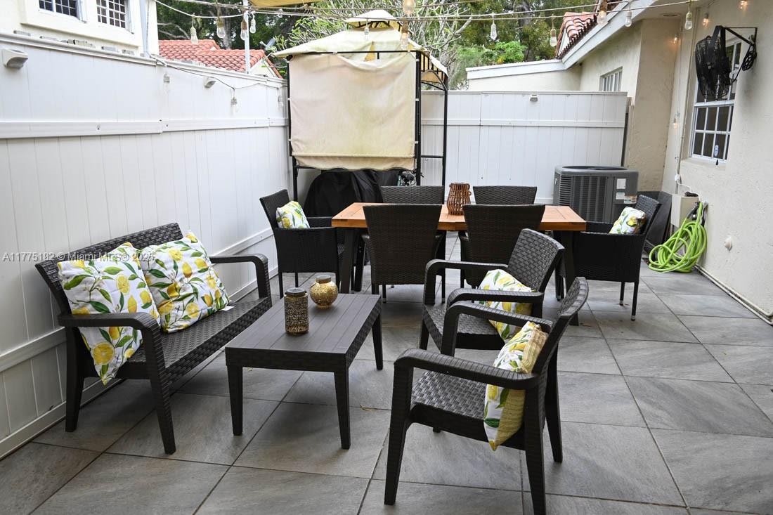 COUNTRY ISLES PHASE II - Residential