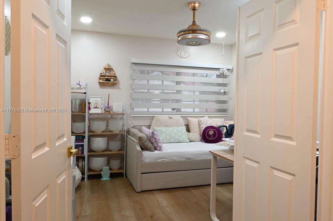 COUNTRY ISLES PHASE II - Residential