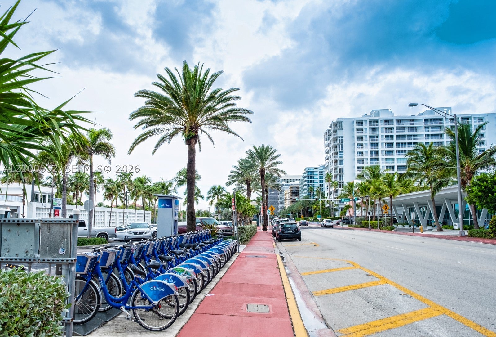 9273 Collins Ave 912