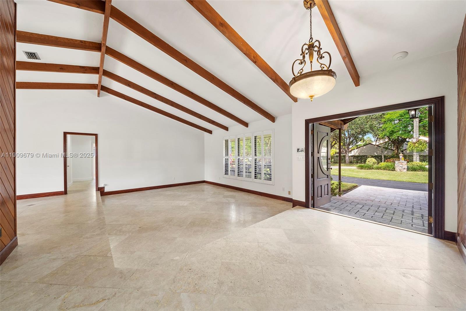 CALUSA CLUB ESTATES - Residential