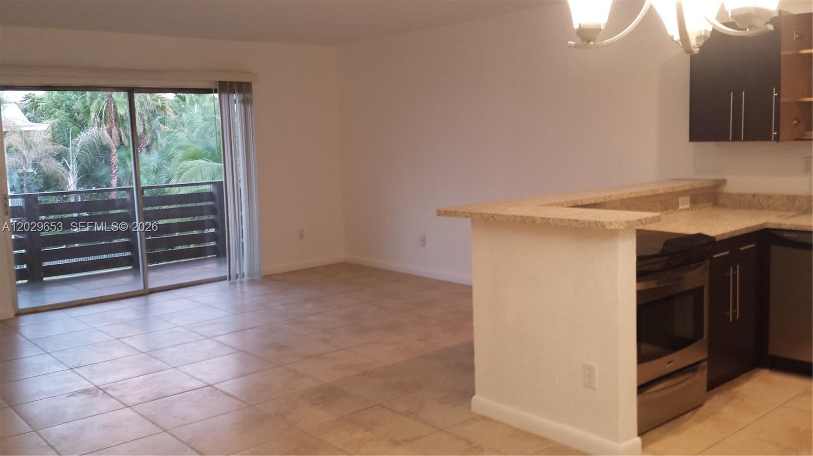DADELAND CAPRI CONDO - Residential