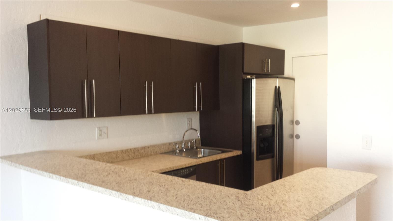 DADELAND CAPRI CONDO - Residential
