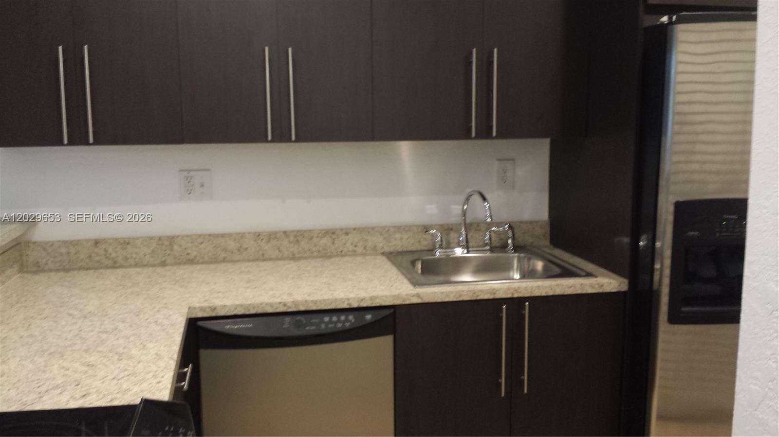 DADELAND CAPRI CONDO - Residential