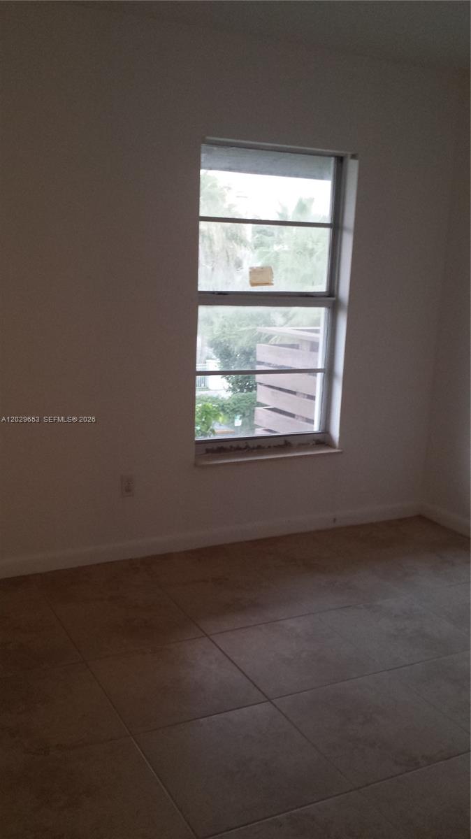 DADELAND CAPRI CONDO - Residential