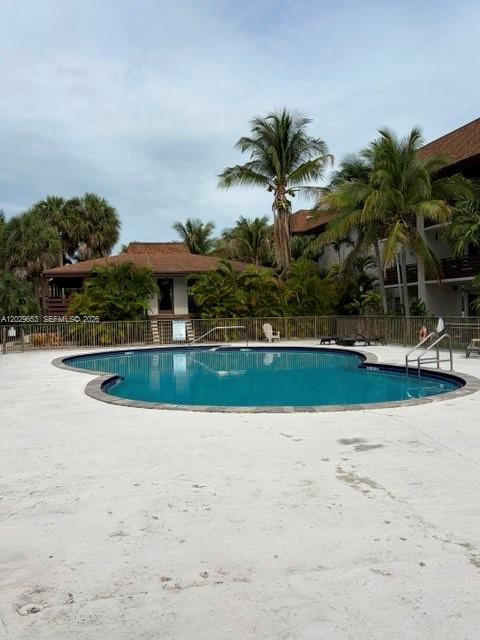 DADELAND CAPRI CONDO - Residential