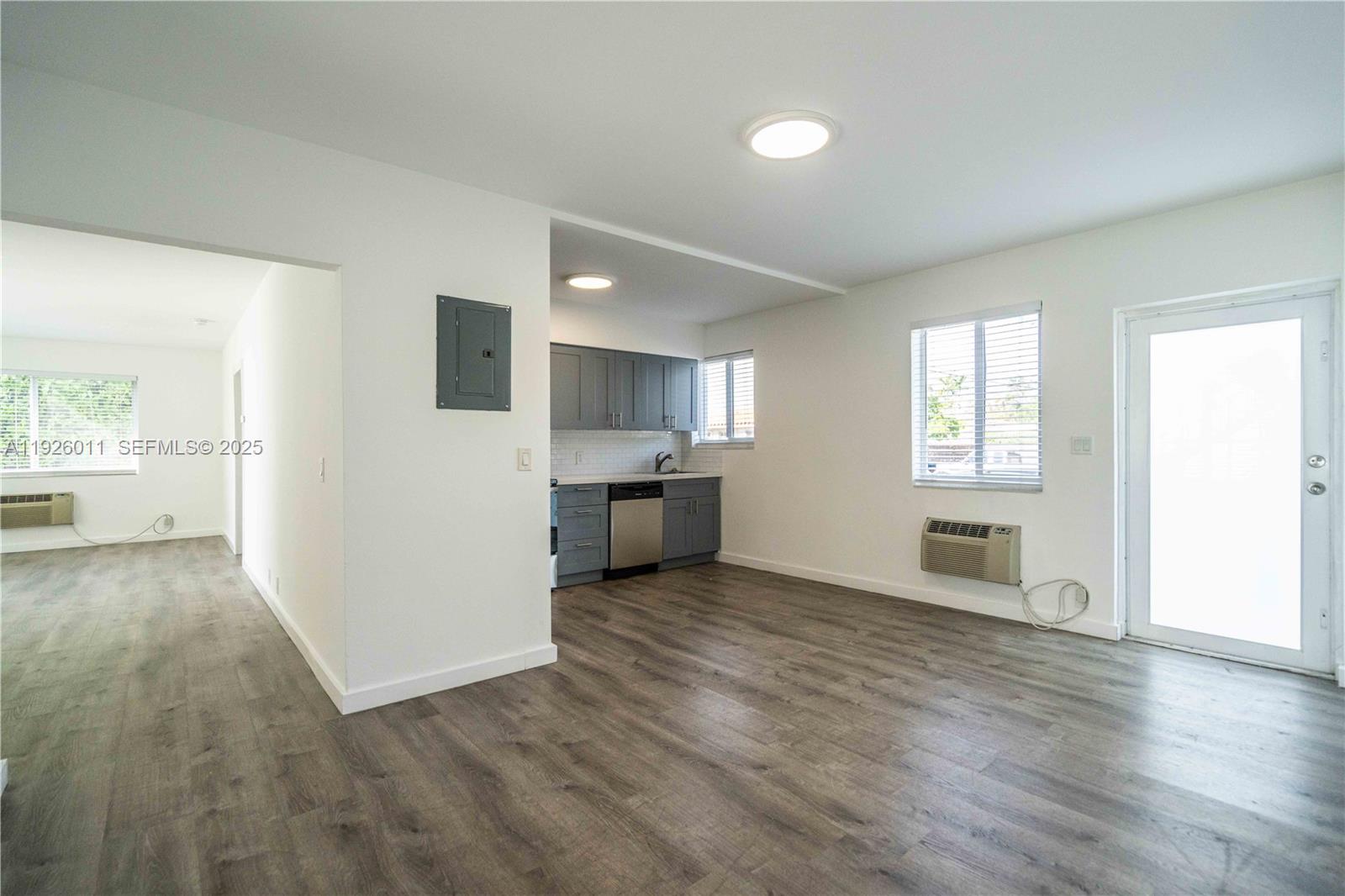 TREASURE IS 1ST ADDN PORT - Residential Lease