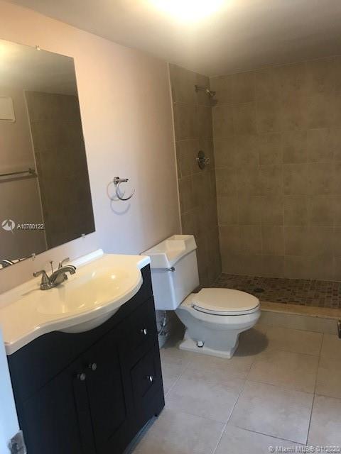 RACQUET CLUB 9 AT BONAVEN - Residential Lease