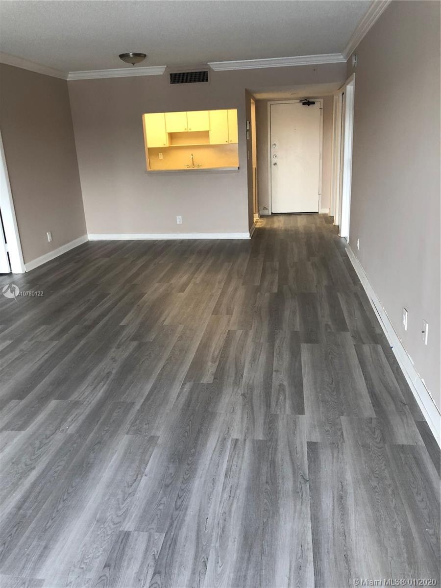 RACQUET CLUB 9 AT BONAVEN - Residential Lease