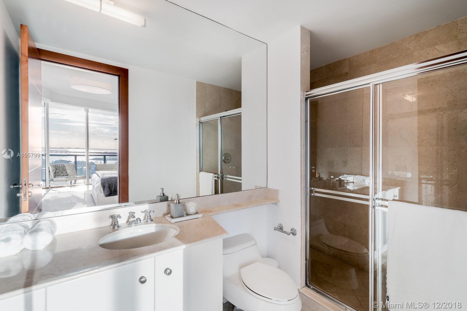 CONTINUUM ON SOUTH BEACH - Residential