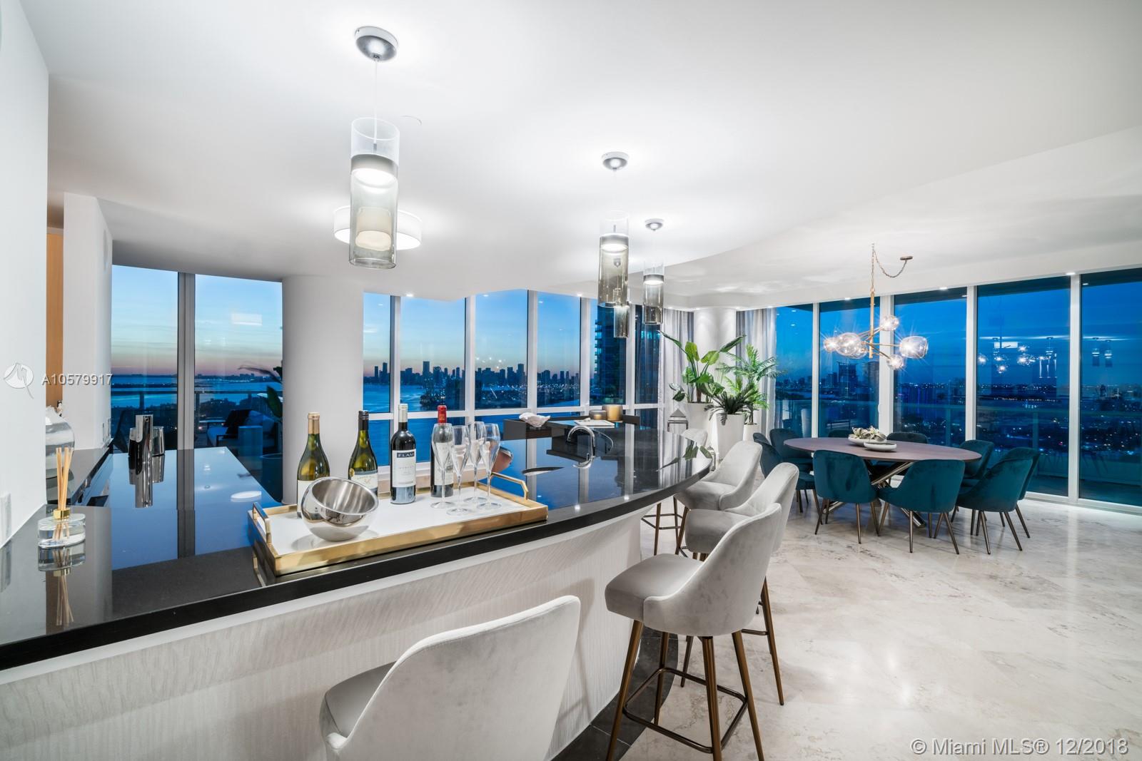CONTINUUM ON SOUTH BEACH - Residential