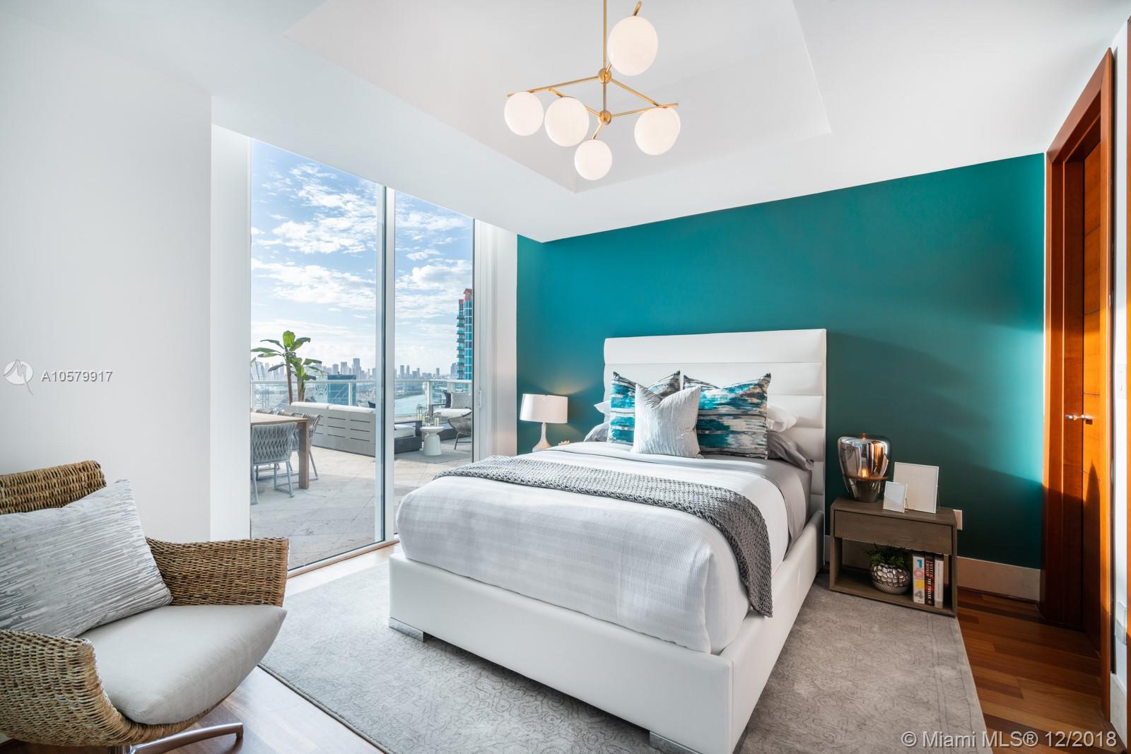 CONTINUUM ON SOUTH BEACH - Residential