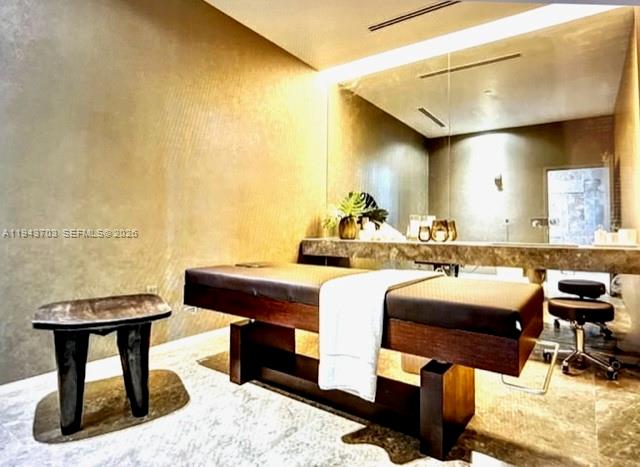 GRAN PARAISO CONDO - Residential Lease