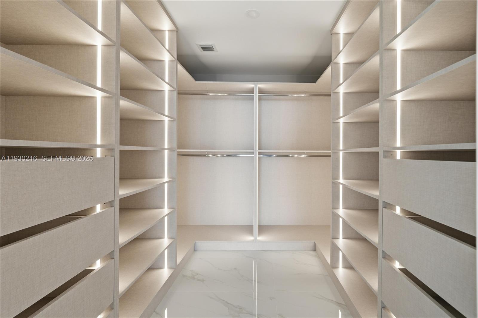 ARIA RESERVE SOUTH - Residential