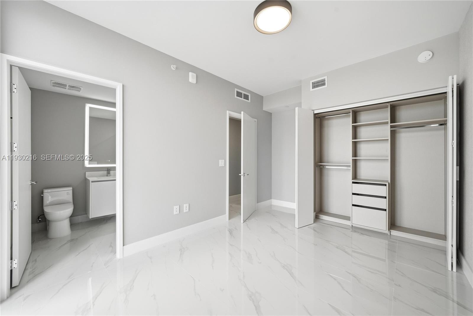 ARIA RESERVE SOUTH - Residential