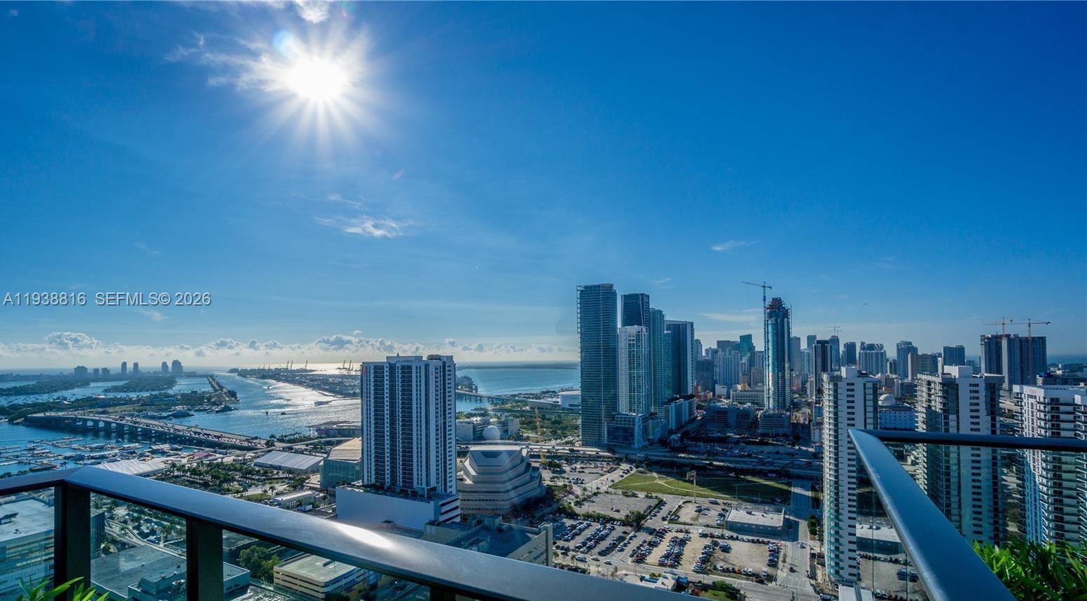 CANVAS CONDO - Residential