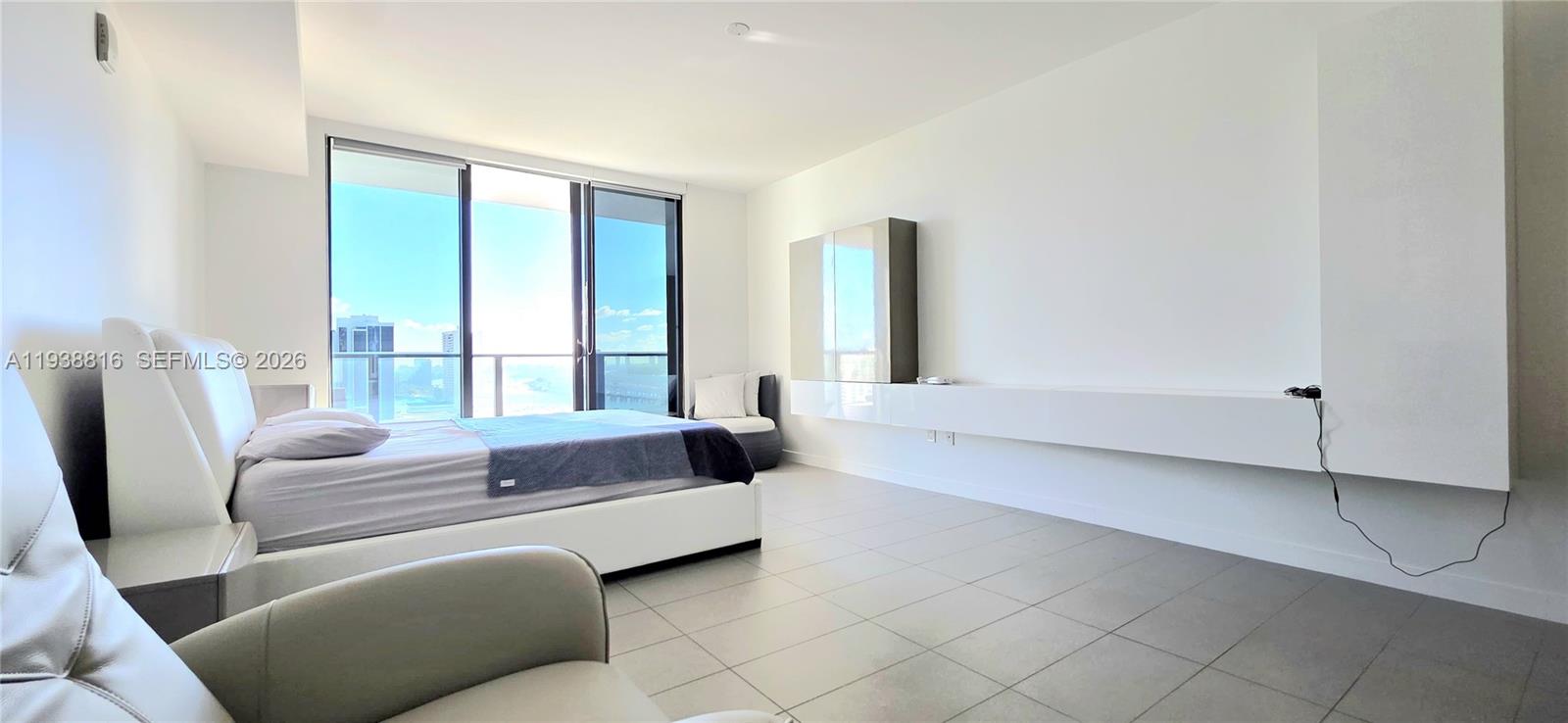 CANVAS CONDO - Residential