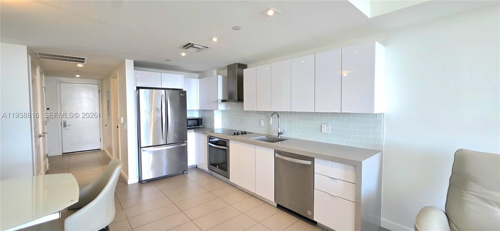 CANVAS CONDO - Residential