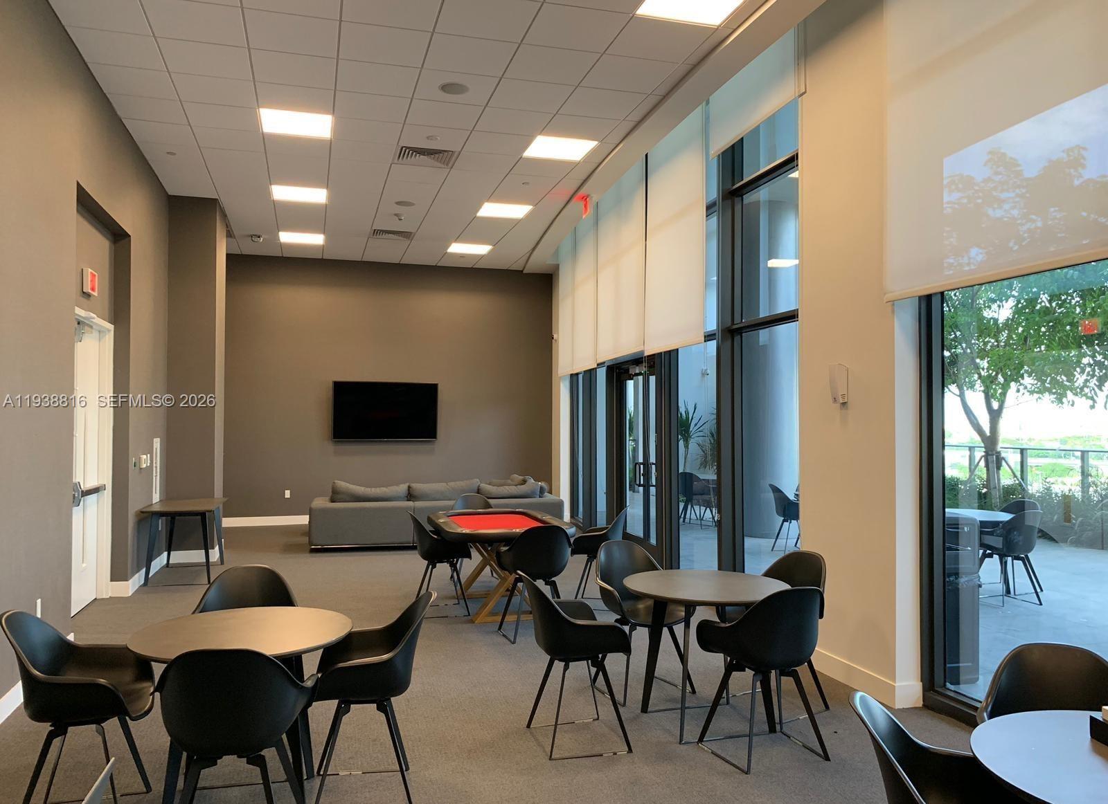 CANVAS CONDO - Residential