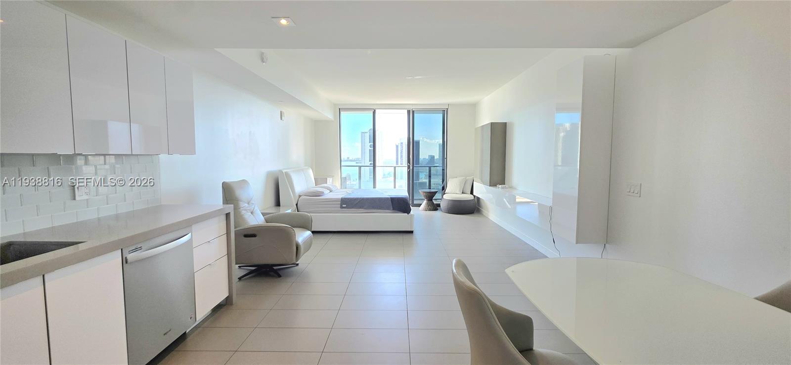 CANVAS CONDO - Residential