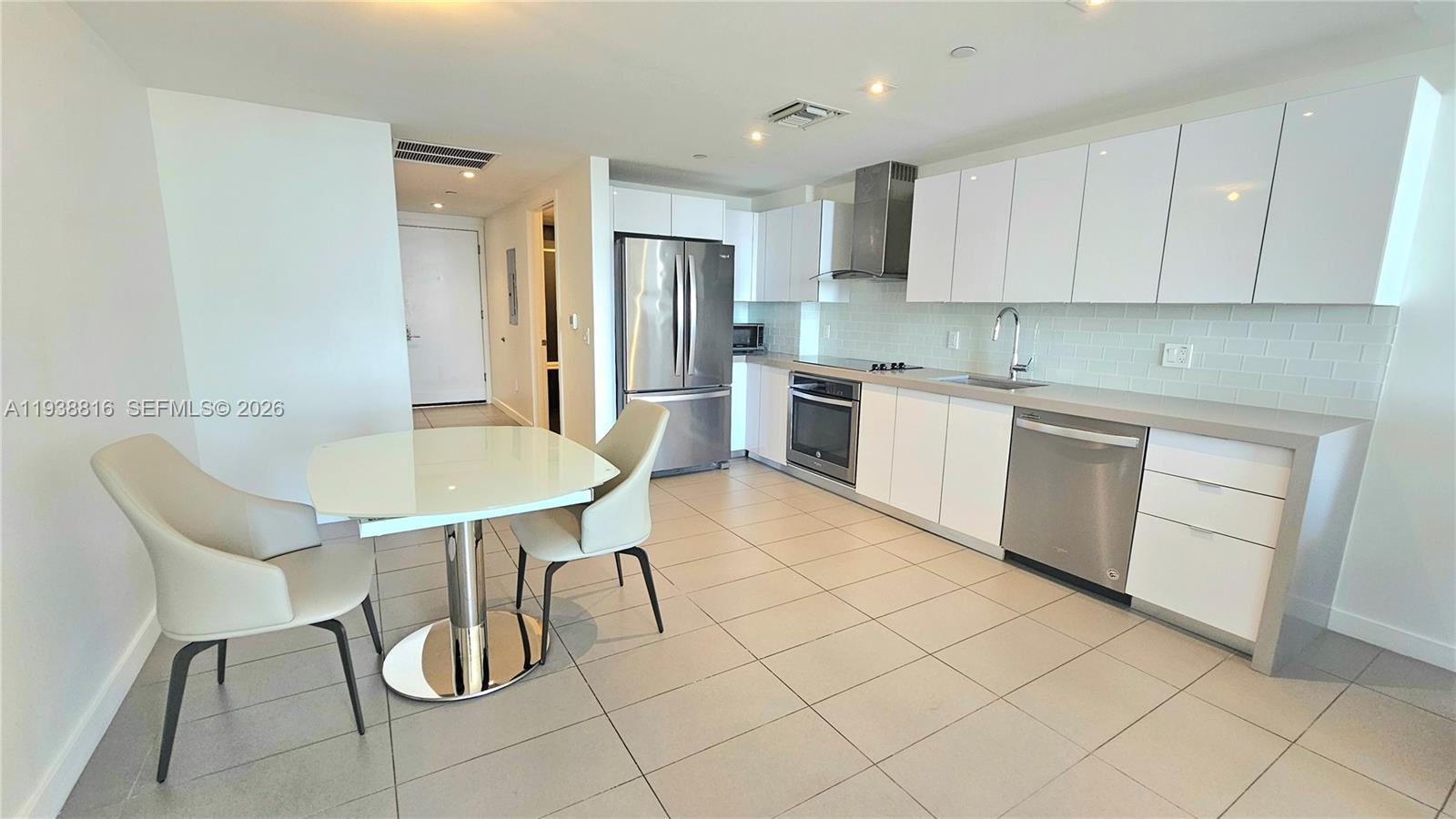 CANVAS CONDO - Residential