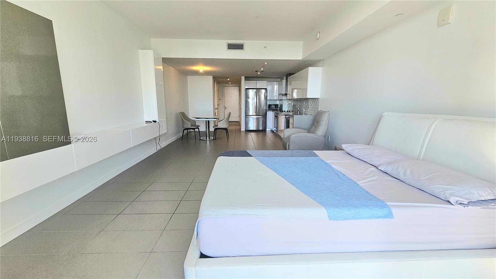 CANVAS CONDO - Residential