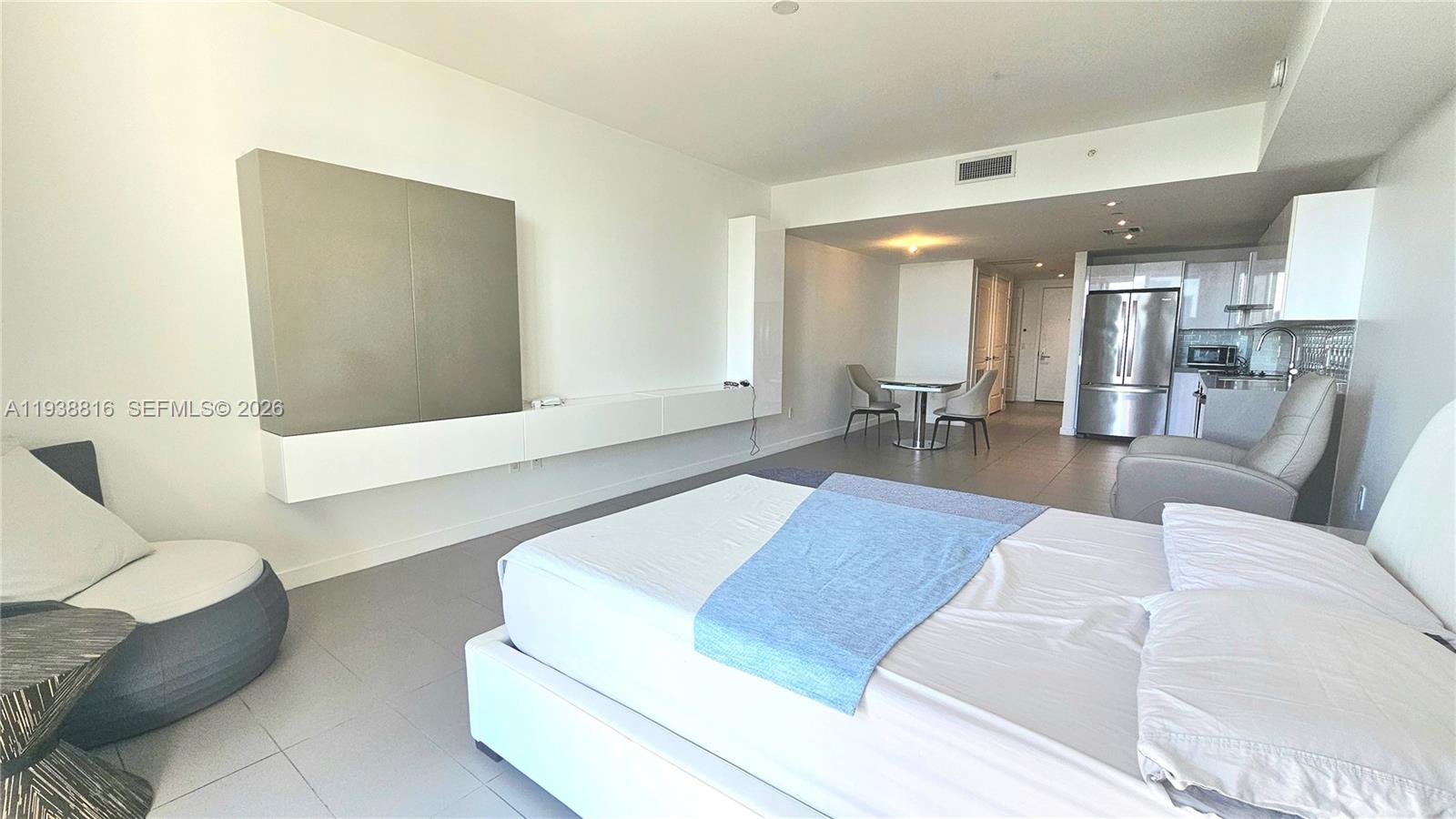 CANVAS CONDO - Residential