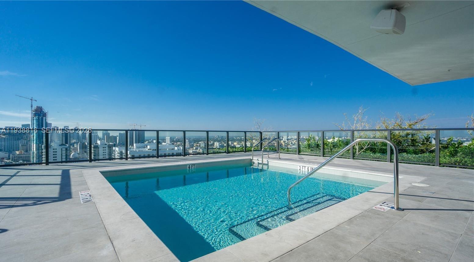 CANVAS CONDO - Residential