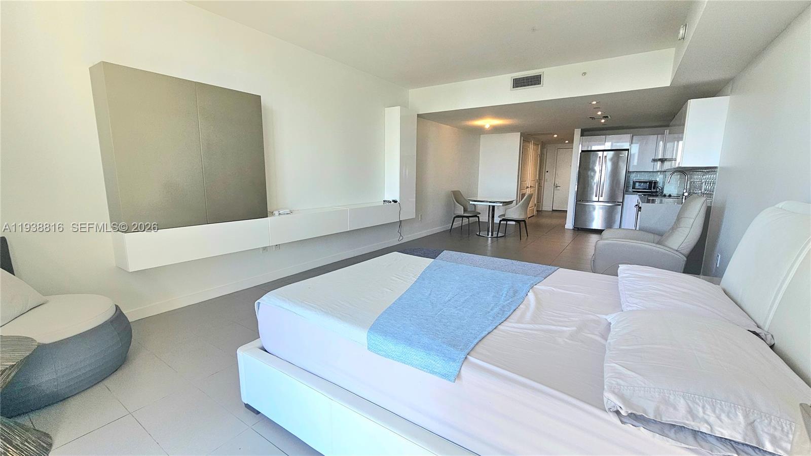 CANVAS CONDO - Residential