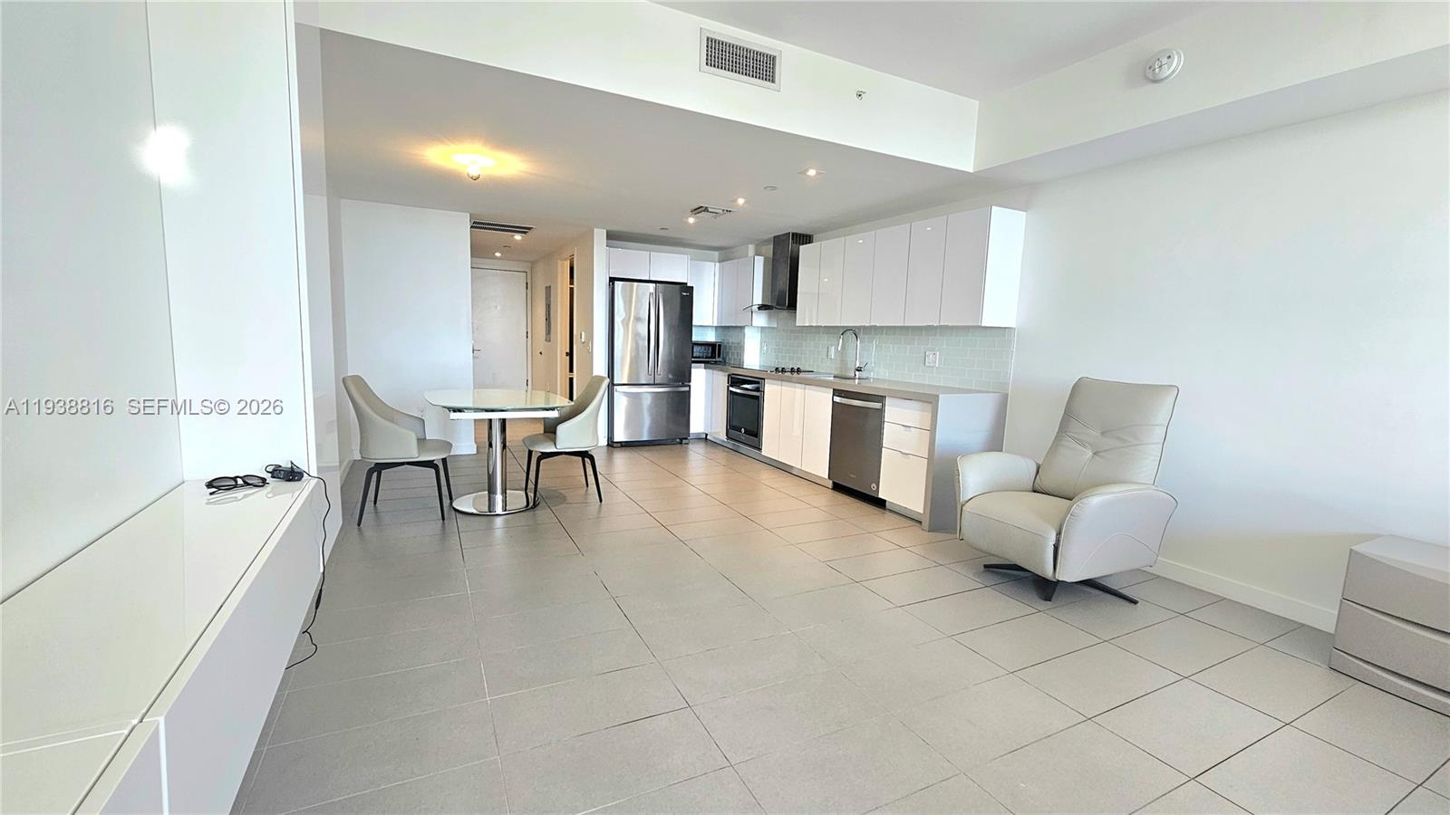 CANVAS CONDO - Residential