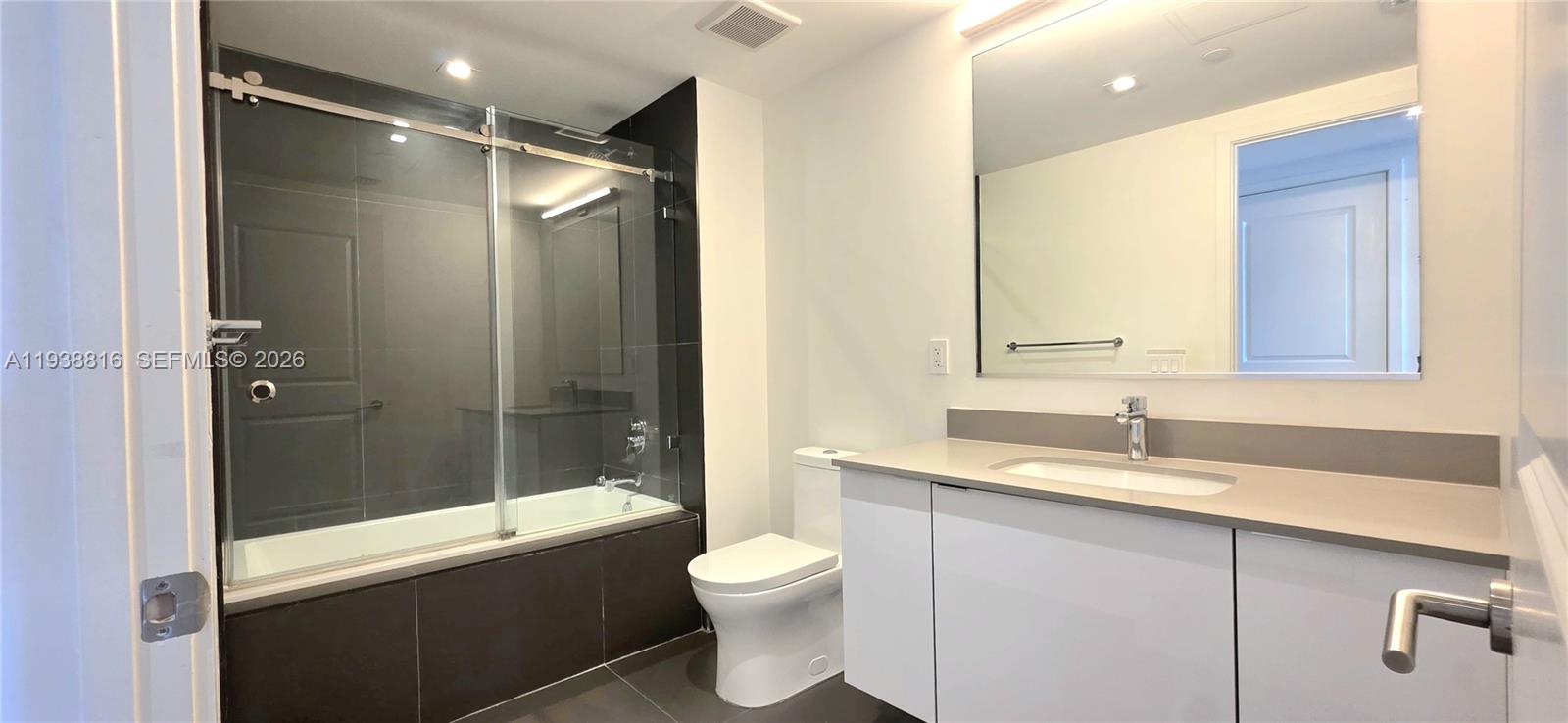 CANVAS CONDO - Residential