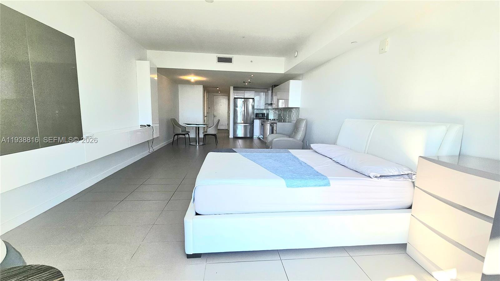 CANVAS CONDO - Residential