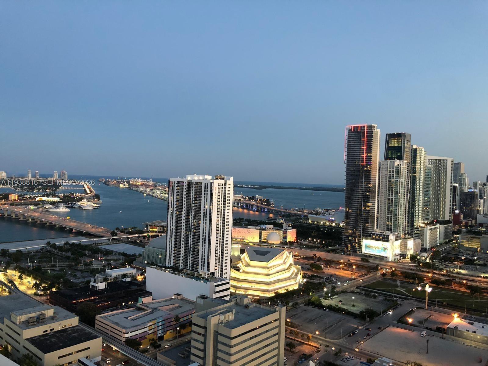 CANVAS CONDO - Residential