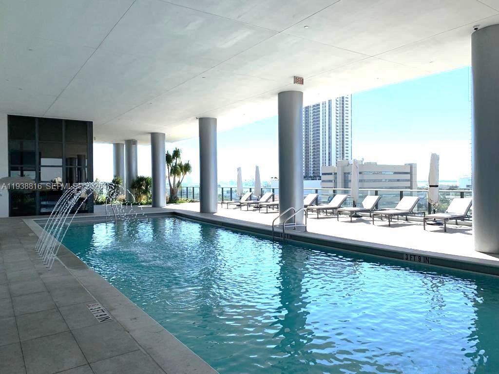 CANVAS CONDO - Residential