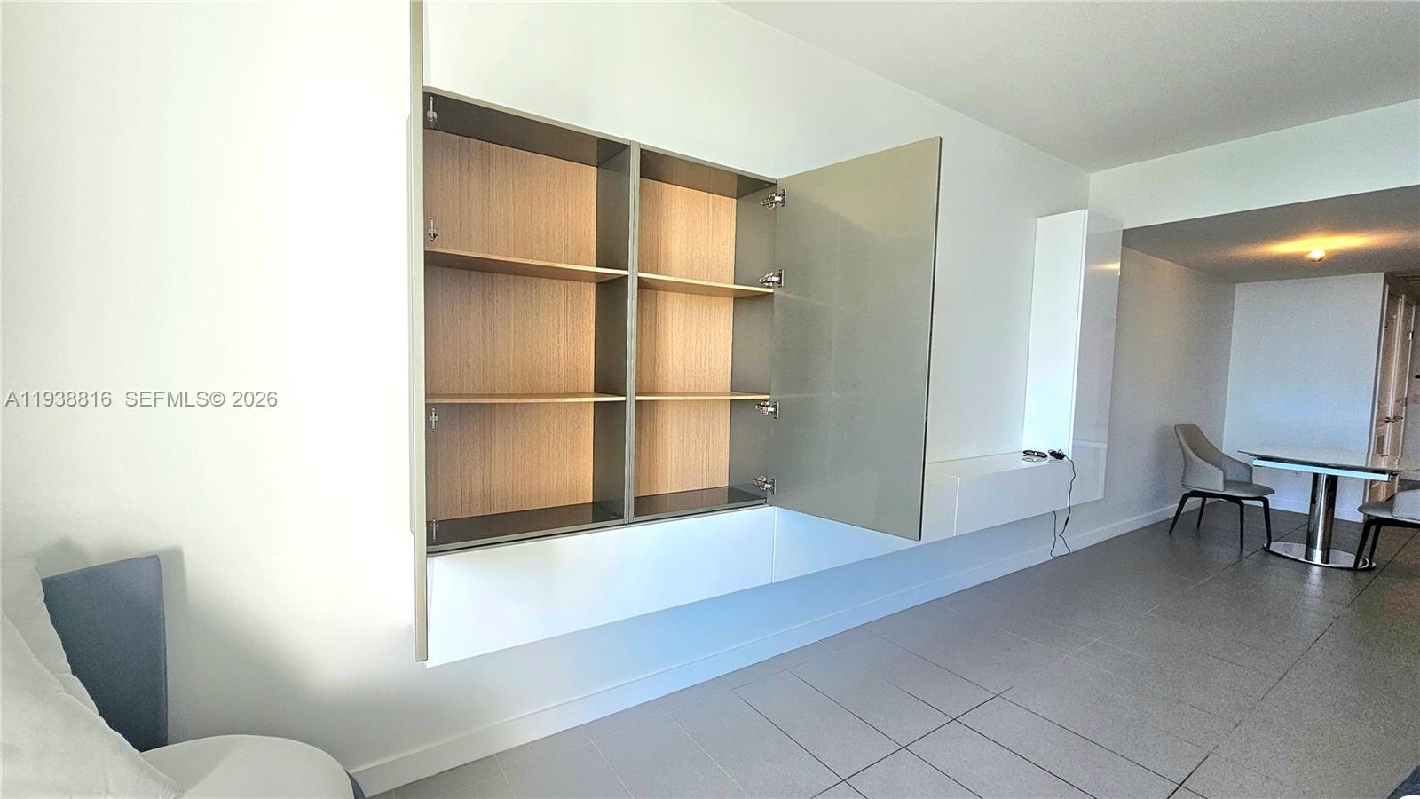 CANVAS CONDO - Residential