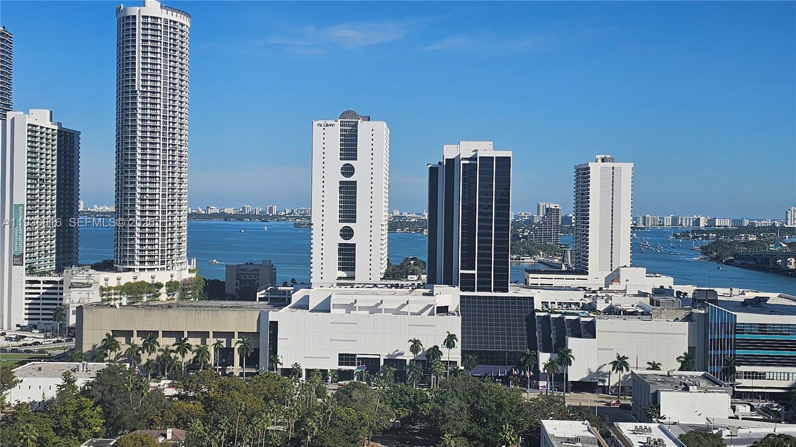 CANVAS CONDO - Residential