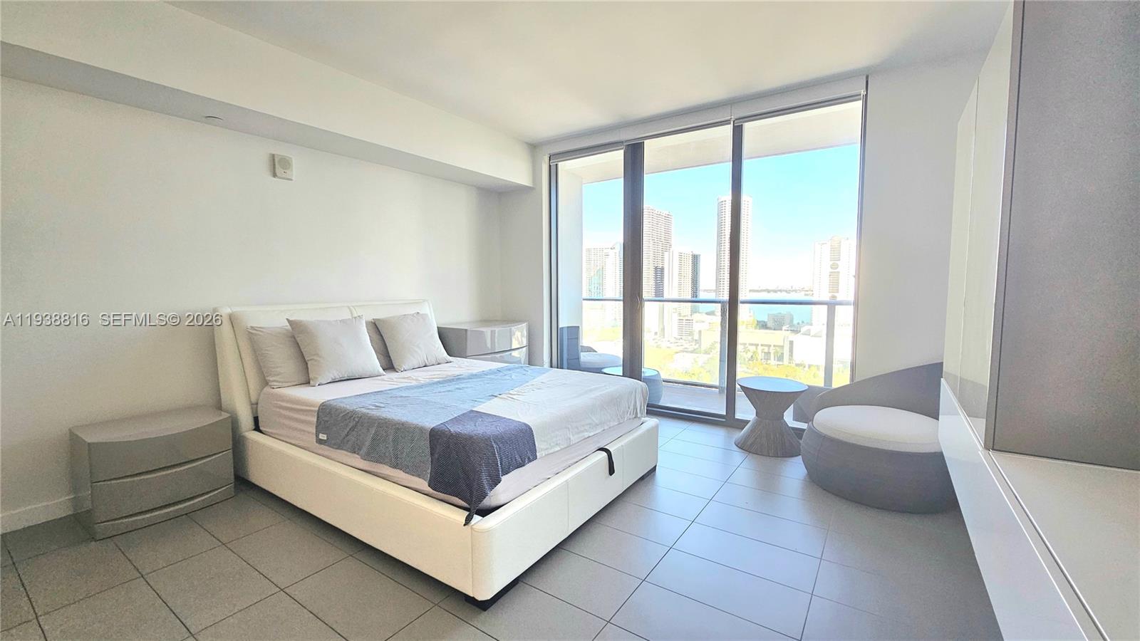 CANVAS CONDO - Residential