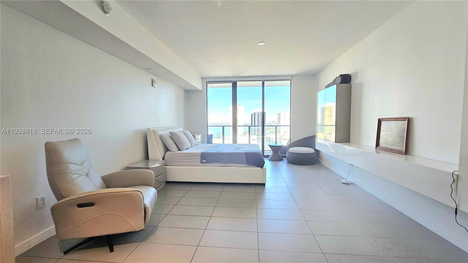 CANVAS CONDO - Residential