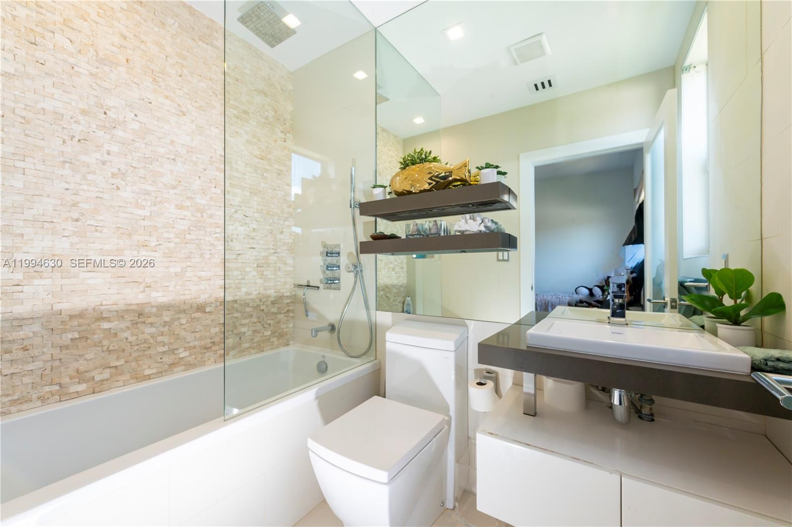 THE FOUNTAINHEAD CONDO - Residential