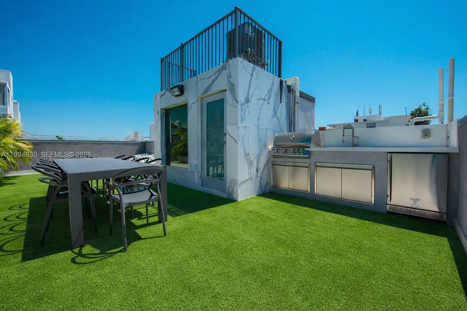 THE FOUNTAINHEAD CONDO - Residential