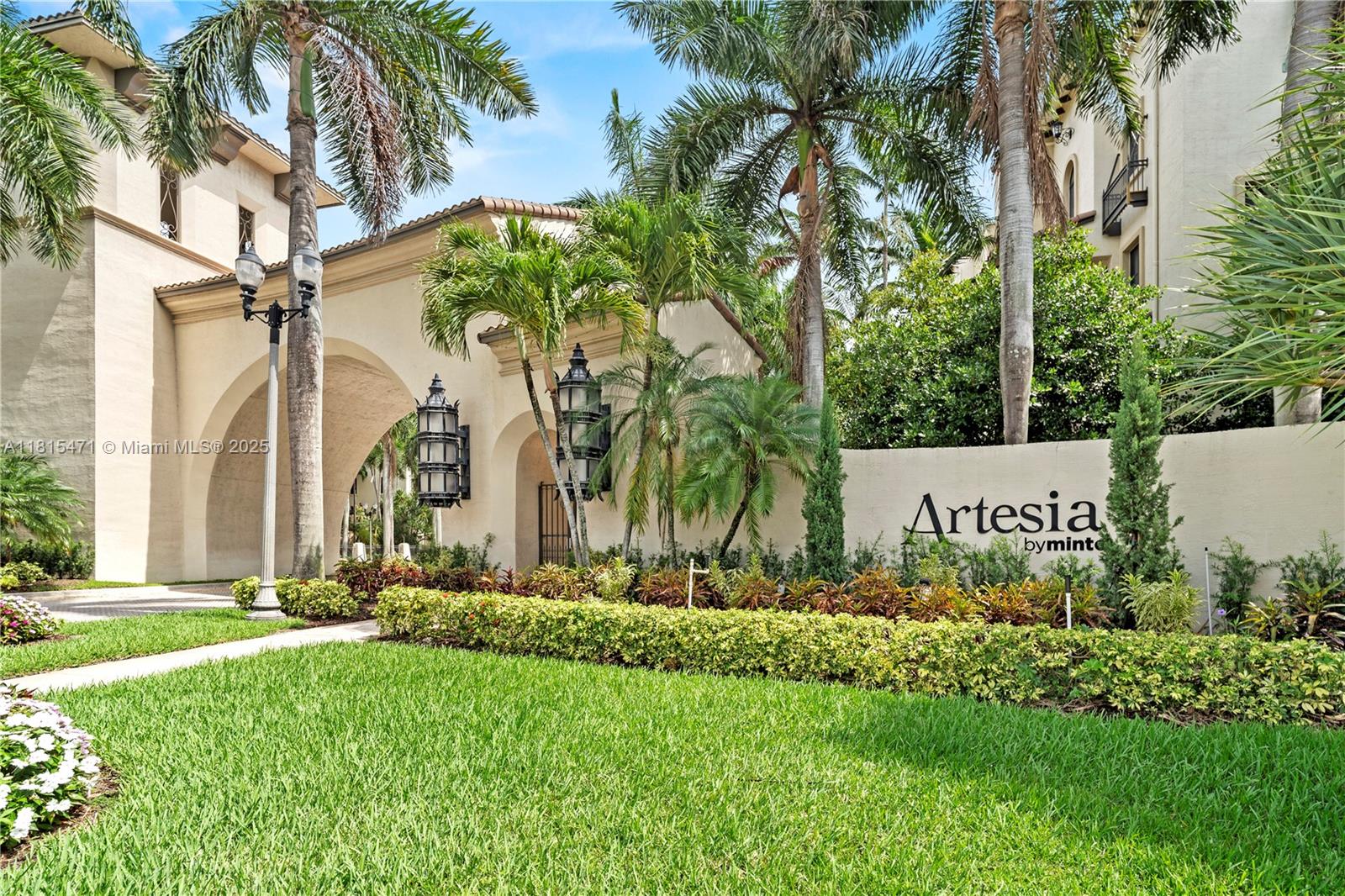 Property for Sale at 3063 Nw 126th Ave, Sunrise, Miami-Dade County, Florida - Bedrooms: 3 
Bathrooms: 3  - $585,000
