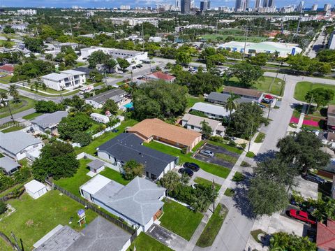 34 SW 7th St Hallandale Beach FL 33009