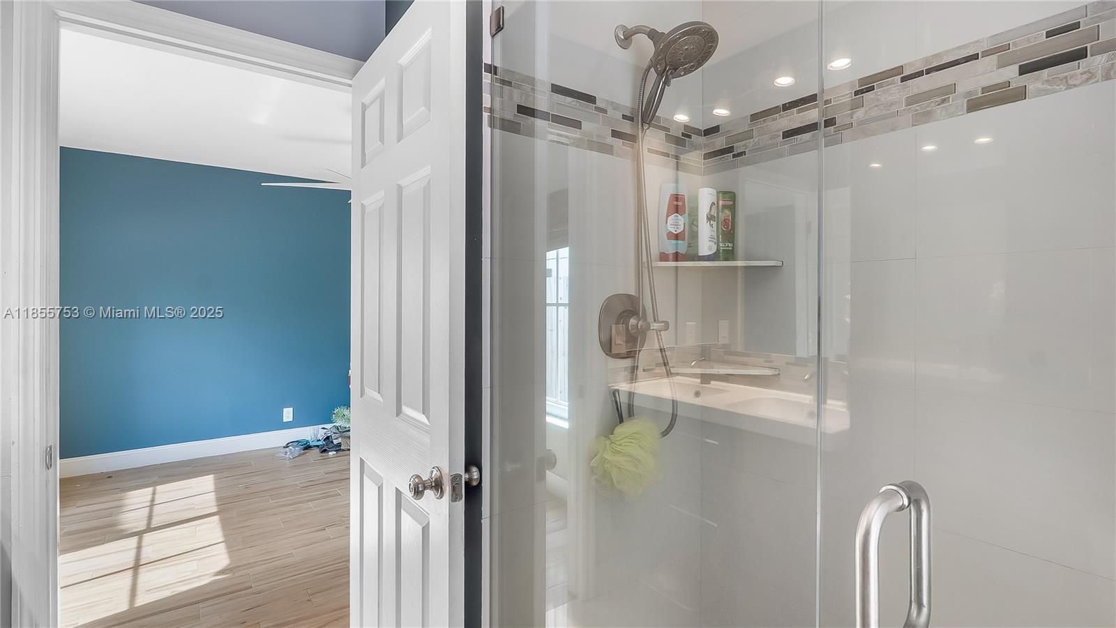 CORAL BAY REPLAT SECTION - Residential