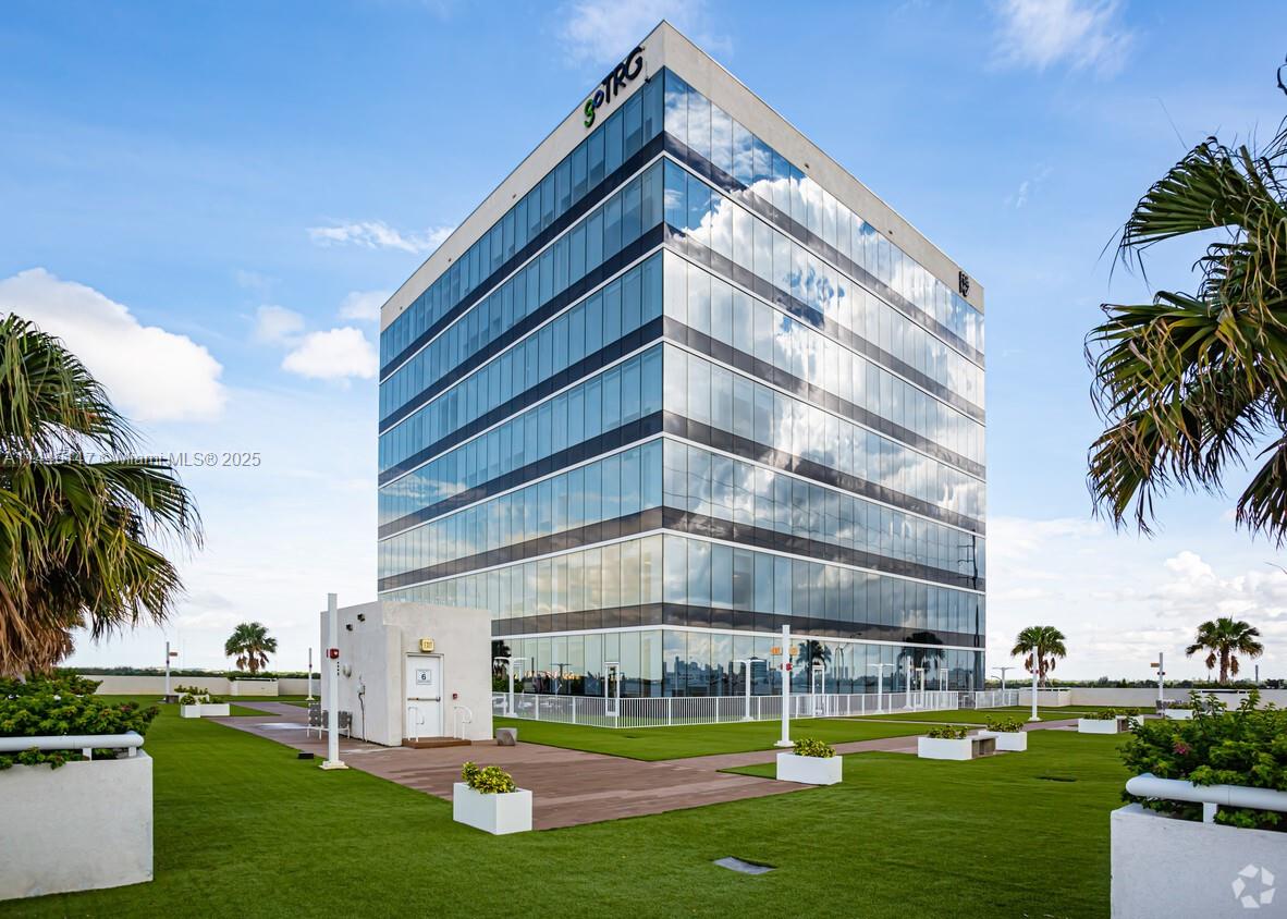 LOCATION, LOCATION ,LOCATION!!! 826 SF GROUND LEVEL. OFFICE CONDO IS AVAILABLE FOR IMMEDIATE OCCUPANCY, THE BUILDING IS A CLASS A OFFICE BUILDING LOCATED IN AVENTURA FL.ENJOY ACCESS TO THE ROOFTOP GARDEN PATIO, LEAVE A LASTING IMPRESSION IN THE MINDS OF CLIENTS FROM ALL OVER THE WORD.BEACON TOWER OFFER EXCELLENT PROXIMITY TO MIAMI, HOLLYWOOD, MIAMI BEACH, FORT LAUDERDALE AND NOW WITH A BRIGHLINE TRAIN STATION IN FRONT.