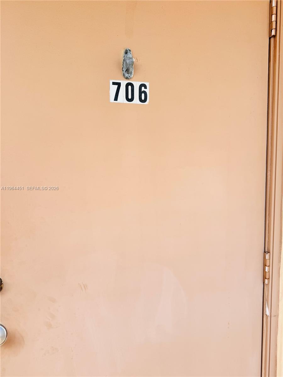 609 NE 14th Ave 706