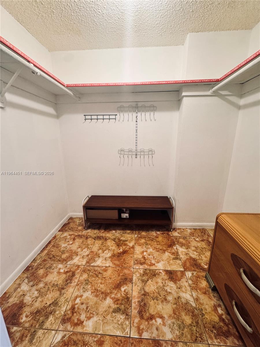 MEADOWBROOK TOWERS CONDO - Residential Lease