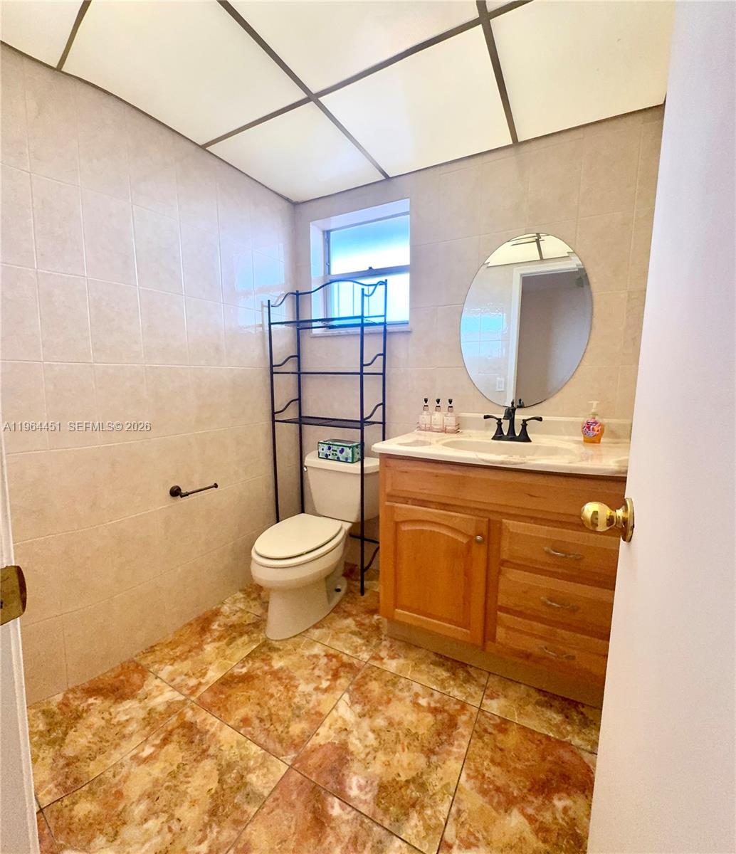 MEADOWBROOK TOWERS CONDO - Residential Lease